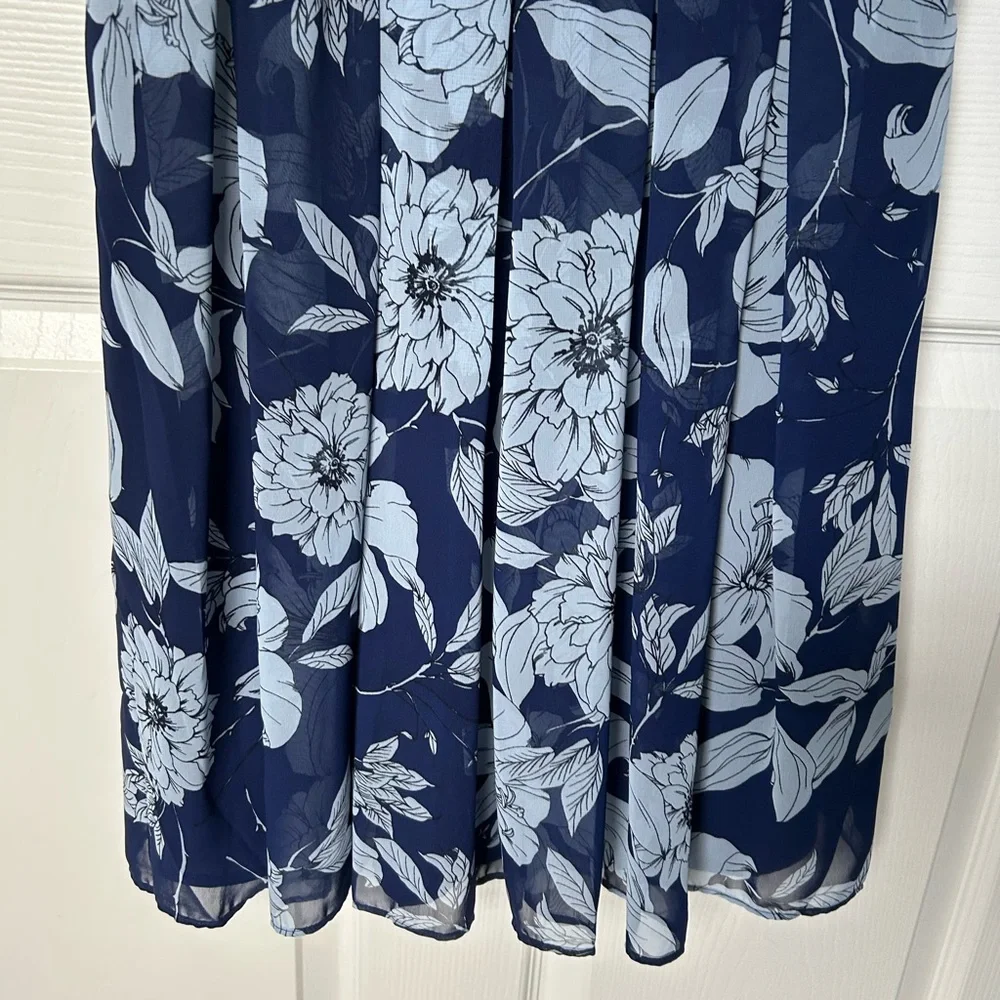 Eliza J Blue Floral Halter Pleated Midi Dress Size 6 - Picture 9 of 13
